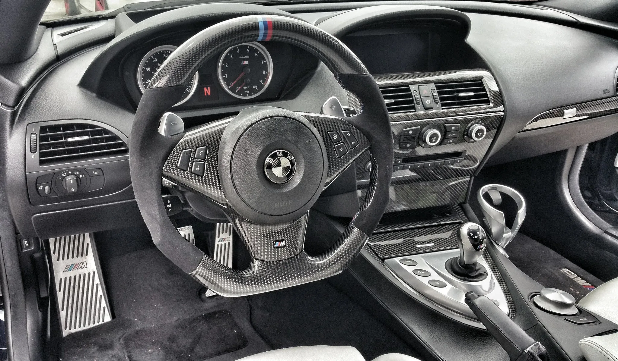 Dinmann CF Steering Wheel | E6X M5 & M6 | - with up to 300$ Refund Option