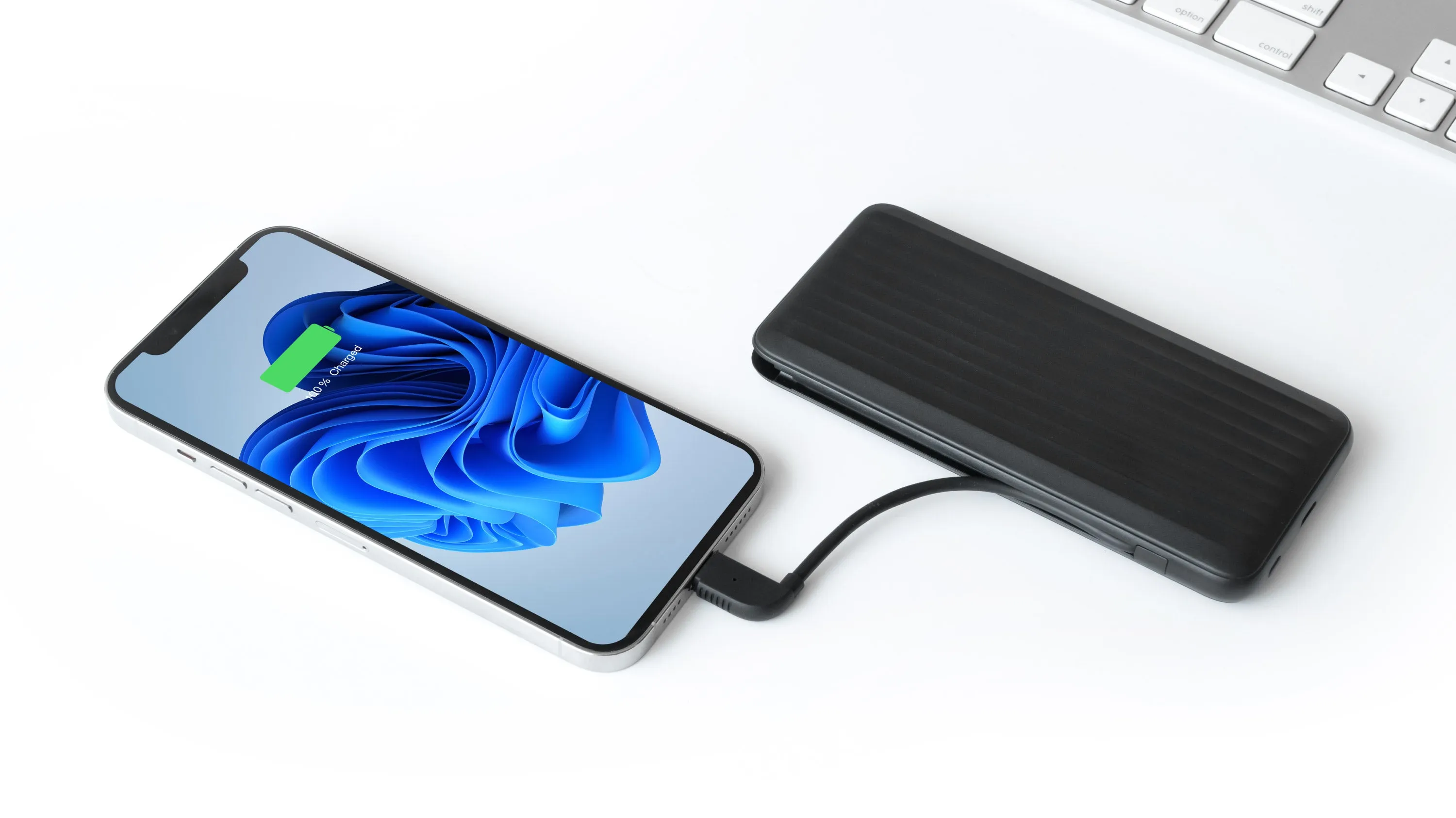 Journey Max | Portable Battery Pack | built in Lightning & USB C Cables