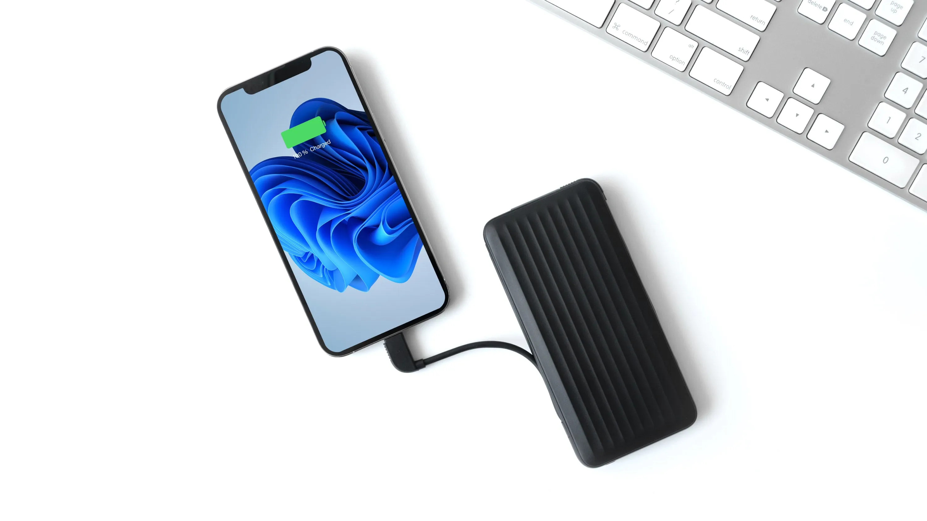 Journey Max | Portable Battery Pack | built in Lightning & USB C Cables