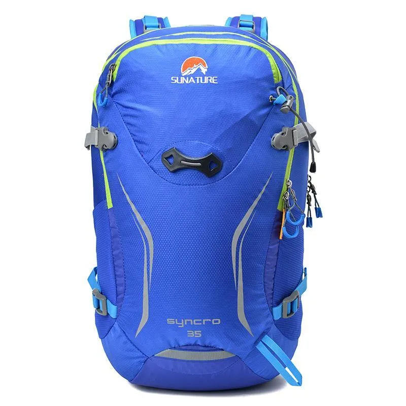 Lightweight Hiking Backpack With Rain Cover Traveling Daypack