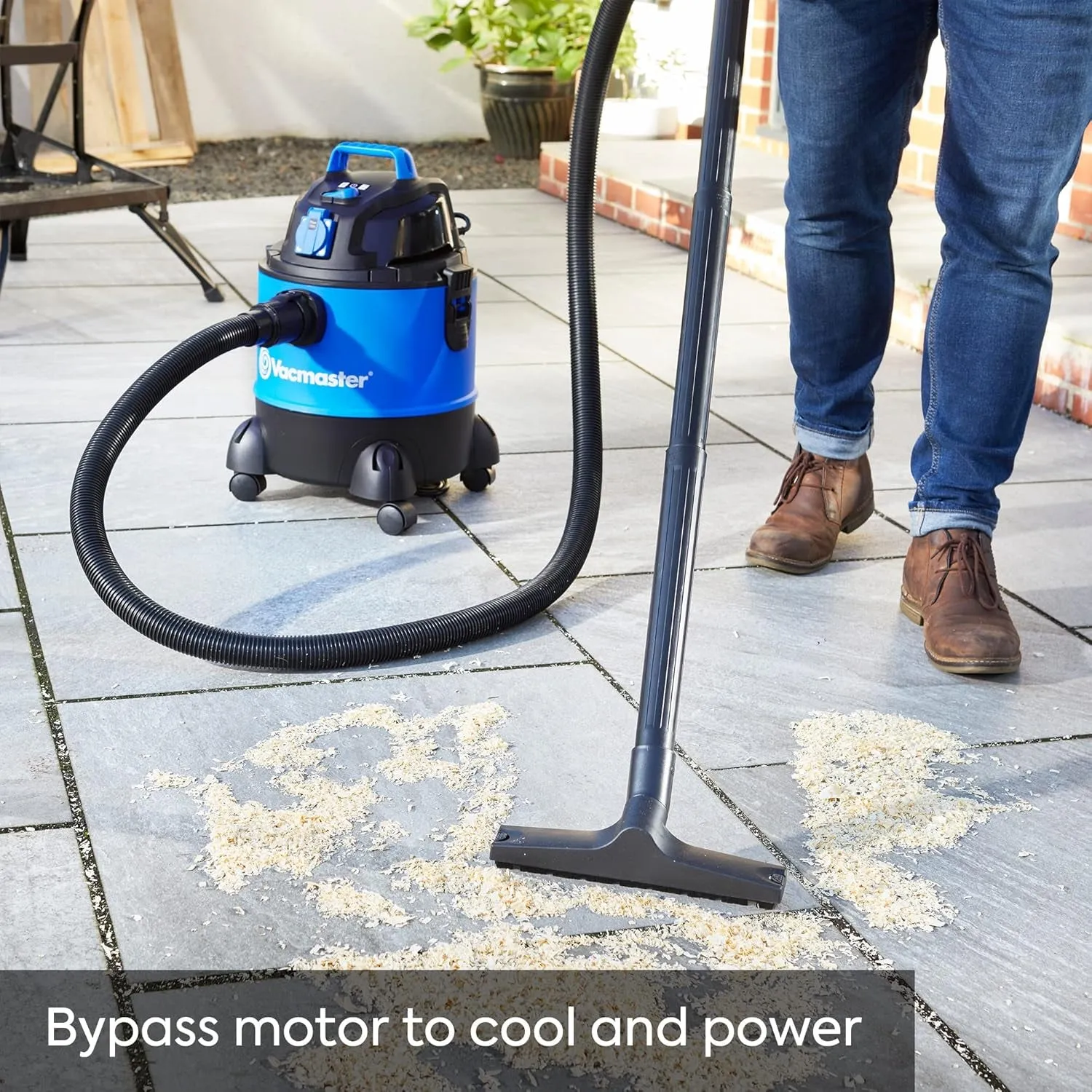 Multi 20 PTO Wet & Dry Vacuum Cleaner, 20 litre, 1250W motor, power take off socket, ideal for DIY, garage and car cleaning, 2 year guarantee