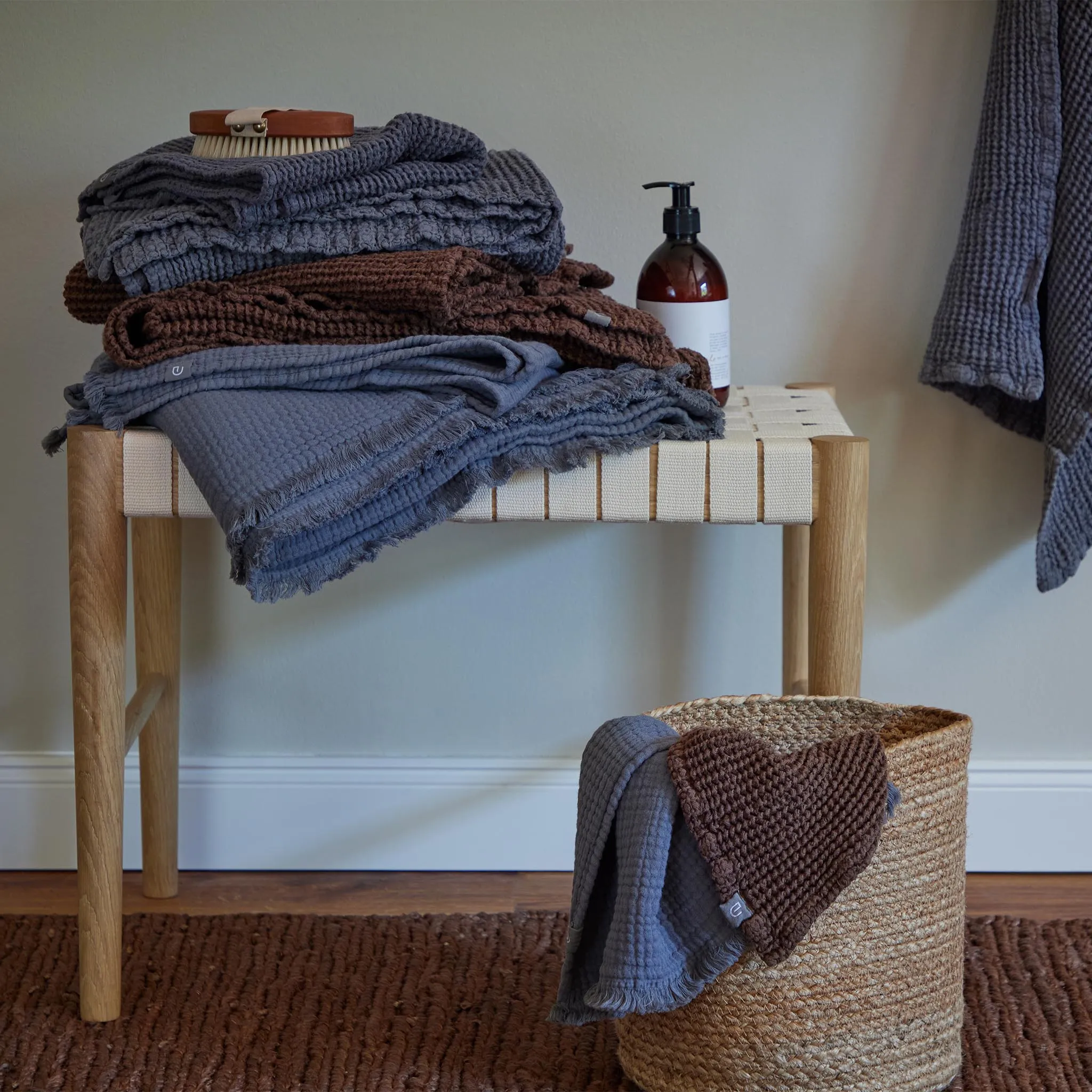 Zenica Stool [Light Oiled Oak & Natural white]